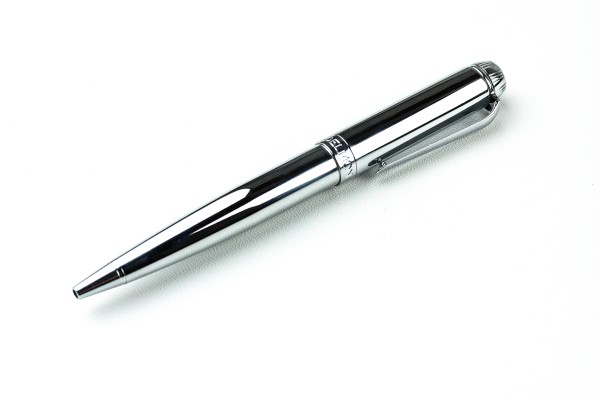 Exclusiver Drehkugelschreiber BAUHAUS silberfarben inkl. Stecketui aus Leder
